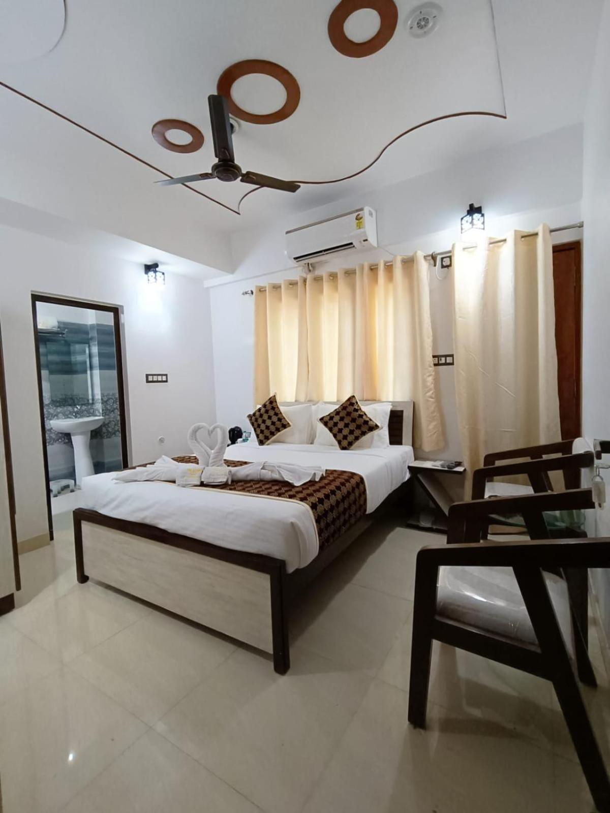 Hotel Aman Residency Аллахабад Екстер'єр фото