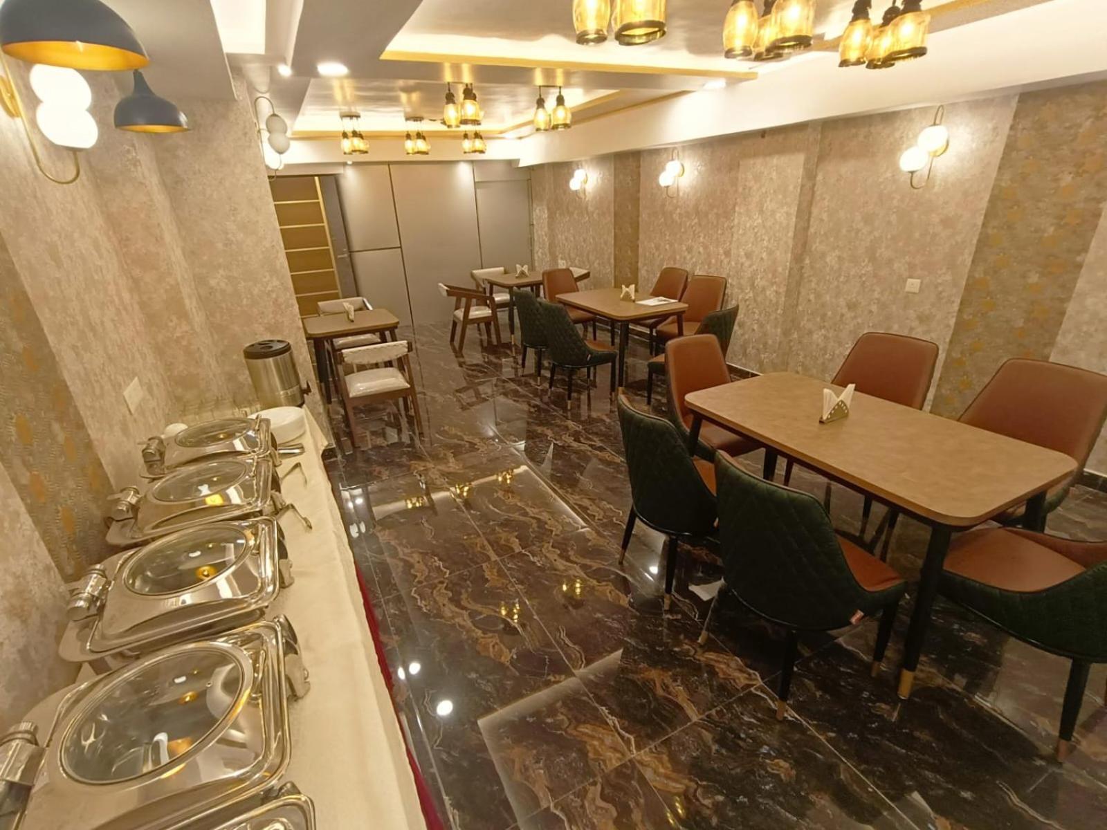 Hotel Aman Residency Аллахабад Екстер'єр фото