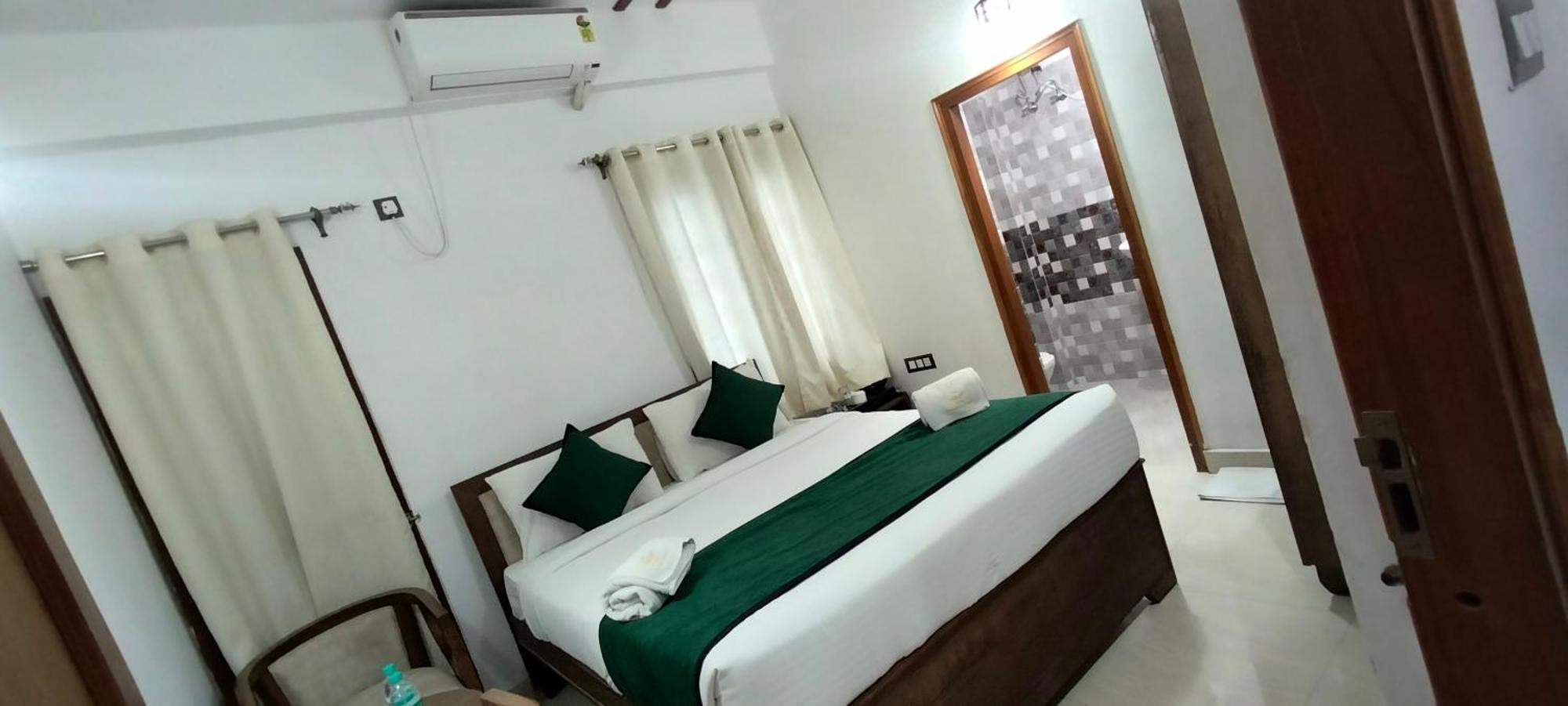 Hotel Aman Residency Аллахабад Екстер'єр фото